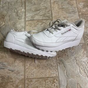 Women’s Reebok Comfort Footbed Ortholite Sneakers-Great used condition-Size 6